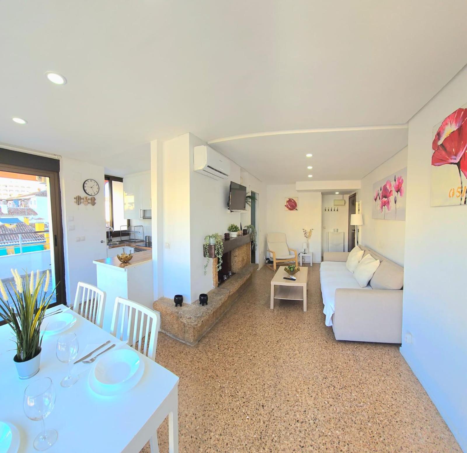Nogalera Rainbow 2-Bedroom Apartment, Pool And Parking By Namaste Elite Torremolinos Exteriér fotografie