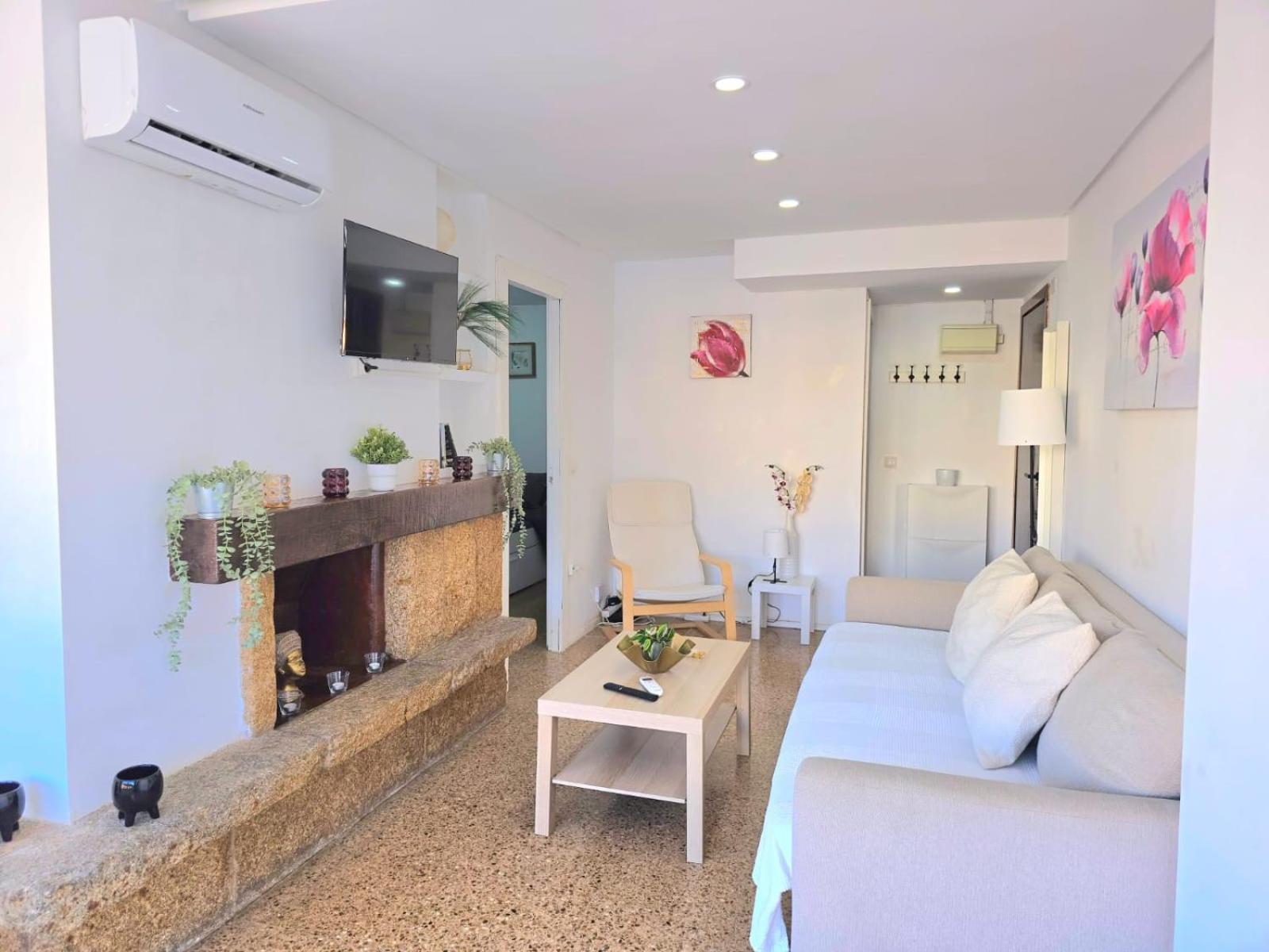 Nogalera Rainbow 2-Bedroom Apartment, Pool And Parking By Namaste Elite Torremolinos Exteriér fotografie