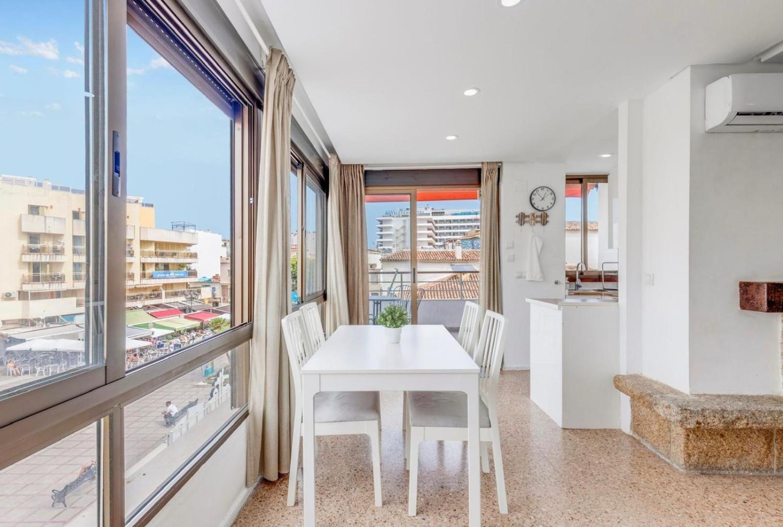 Nogalera Rainbow 2-Bedroom Apartment, Pool And Parking By Namaste Elite Torremolinos Exteriér fotografie